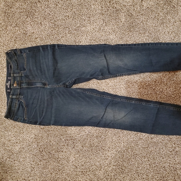 Hollister Size 5 Ultra High Rise Jeans Raw Hem - Picture 1 of 5